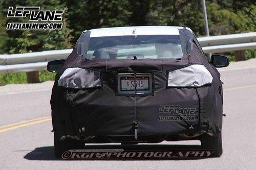 讴歌新TLX谍照首曝 雅阁平台/3.5升引擎