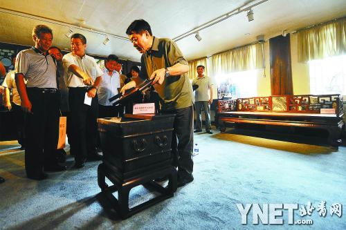 古代冰箱入住恭王府收藏家捐赠25件明清家具