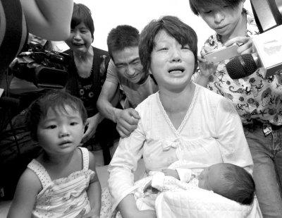 ��ƽ������Ӥ�ػظ�ĸ���� �����������������