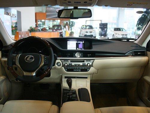 �׿���˹ 2.5 �Զ� �п�̨����