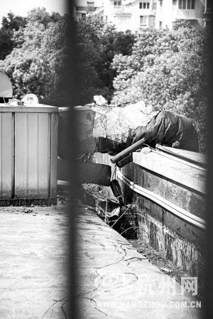 �и�15���绰Ͷ�ߴ�ǰ�������͹� ����˭�ܣ�