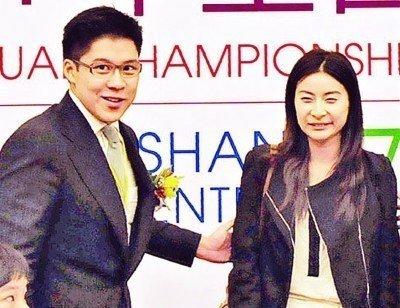 霍启刚现身香港青年联会活动 亲证宝宝仍未出世