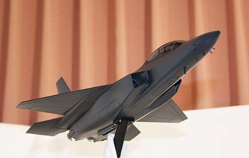 资料图:日本开始组装的先进技术验证机“心神”模型