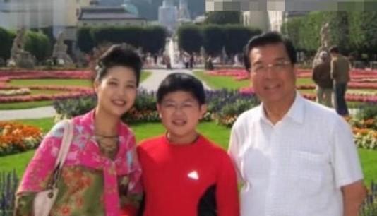 �θ��ع��������һ���� ���ܺ��������������պ���[��ͼ]����8��31���θ��ٶȽ���ý����ʣ�̸��������ĳ������4��ͬ���������Ʊ�5�����ӵĳ������ж������ع�������ĳ���������ݡ� �θ������˽���ĳ������δ����������������ӣ������ڼ�����ĳ�������Ⱦơ��θ뻹ǿ��������һ����ȾƱ�����û�ж��⣬Ҳû����ʲô���������κĳ���ܺ���һֱ���溢�ӣ��������������պ����ǣ����ᷢ���������¡�