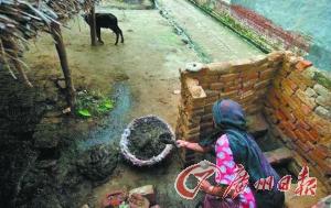 印度立法严禁徒手淘粪 排污落后超6亿人没厕所