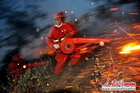 ����2��17�գ��Ĵ��²������緢��ɭ�ִ���𡣴������Ϯ������ׯ����ս�ٱ����ħչ������롰��ɱ�����˴η�ս��ס�˴�ׯ��