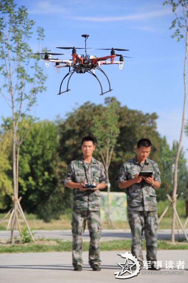 新疆伊犁边防部队列装新型六旋翼无人机图