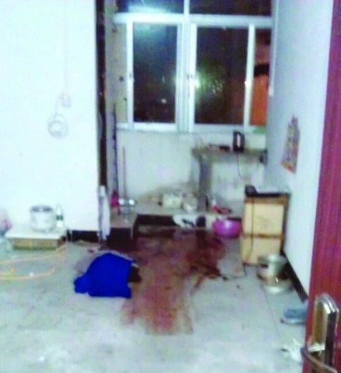 深圳男子砍死妻子后持刀追杀邻居 被包围跳楼逃