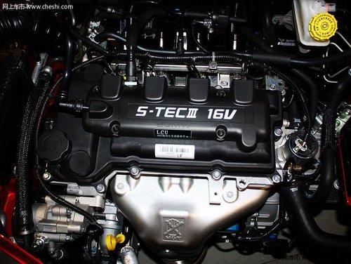 4升两种排量引擎选择,并装备了5速手动及5速emt自动变速箱,新赛欧搭载