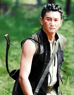 吴奇隆在抗战剧《向着胜利前进》中饰演"战狼".