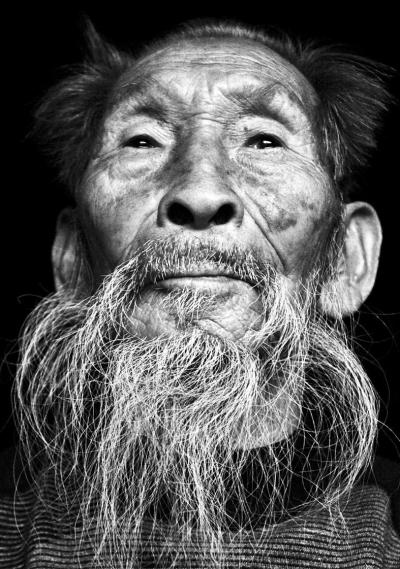 最老抗战老兵文革遭批斗劳教子女辍学挨饿