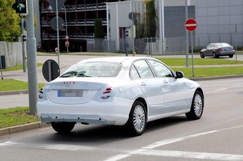 换代奔驰C级新谍照曝光 预计明年初发布