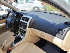 华晨中华 1.5L 手动 中控台右侧