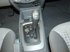 雪佛兰 两厢 1.2SE EMT 挂档把手特写