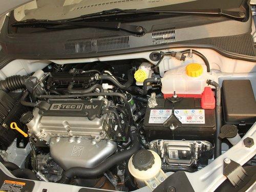 雪佛兰 两厢 1.2SE EMT 发动机主体特写