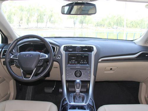 �������� 2.0T AT �п�̨����