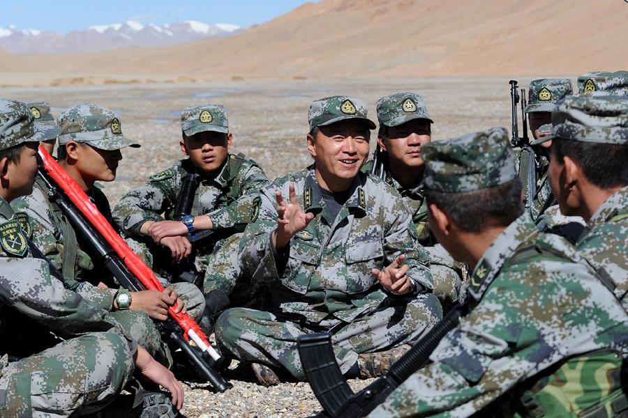 新疆边防团政委带队巡逻高海拔生命禁区图