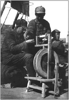 1943�꣬Ҷ��Ӣ���Ӱ��������˶��з��ߡ�