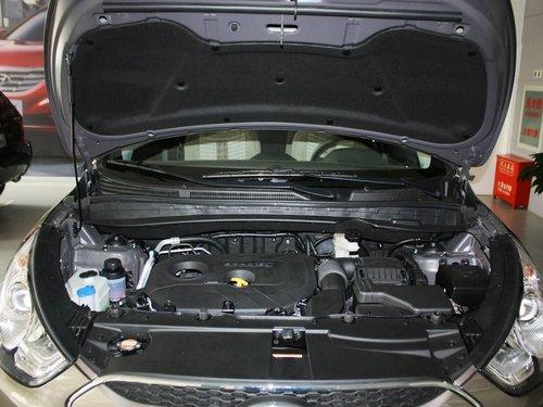 北京现代 ix35 2.0L AT 发动机局部特写