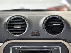 一汽-大众 捷达 1.6L MT 中控仪表台上方