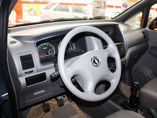 郑州日产(东风风度) 1.5L 手动 中控台左侧