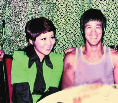 女星丁佩曝李小龙猝死最后时刻图