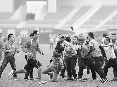 中乙山东滕州赛区发生球迷冲突事件