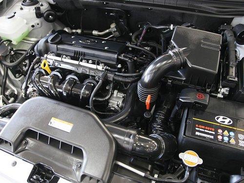 北京现代 1.6L 自动 发动机主体特写