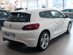 大众(进口) R 2.0TSI 车辆右侧尾部视角