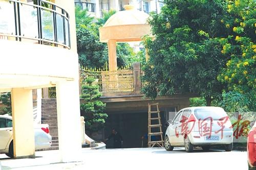 南宁小区业主胆大掘地修私家车库建私家凉亭庭院