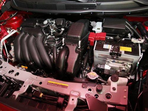 东风日产 1.5L CVT 发动机主体特写