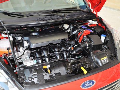 长安福特 三厢 1.5L DCT 发动机主体特写