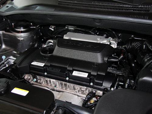 东风悦达起亚 狮跑 2.0L AT 发动机主体特写