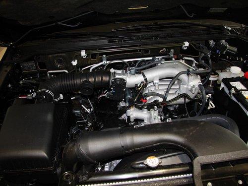 三菱(进口) 3.0L 自动 发动机主体特写