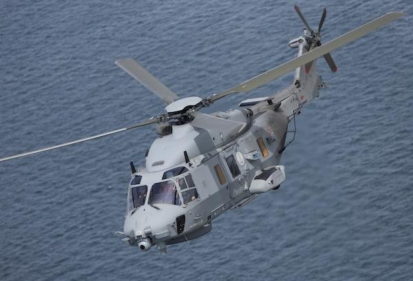 意海军接收首架全面作战型nh90直升机图