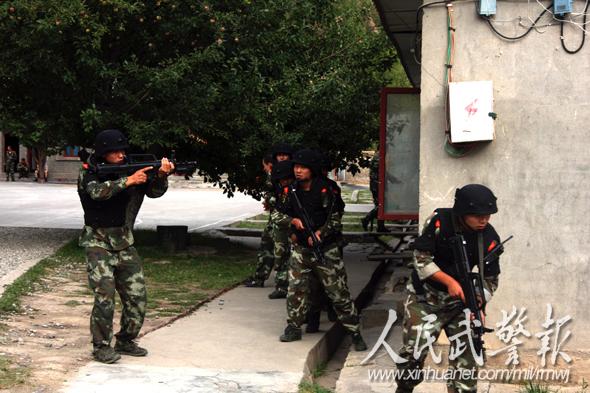 图片来源:人民武警报制定作战计划武警8742部队苍狼突击队始终将实战