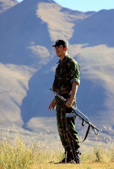 8848真实还原极地特种兵艰苦作战生活图