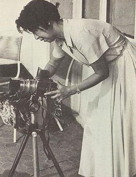 江青的另一面迷恋摄影悟性很高图