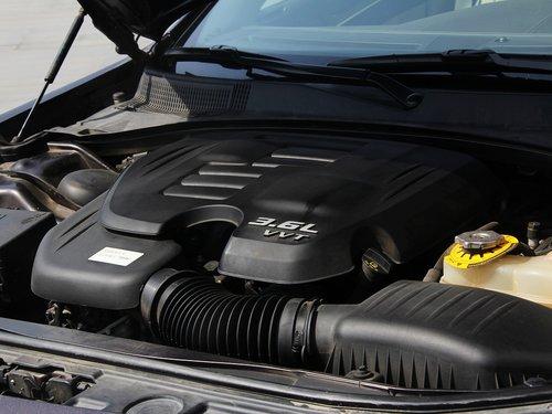 克莱斯勒(进口) 3.6l 自动 发动机主体特写