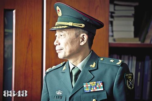 孙海英在剧中饰演一名副司令电视剧《8848》近日在西藏杀青.