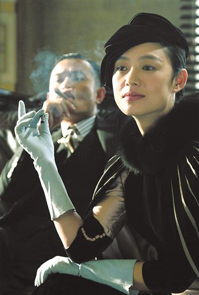 一步之遥再曝主演剧照舒淇泳装抢镜图