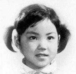 《爸爸去哪儿》的截图,王诗龄和王菲小时候看起来眉目之间颇为神似