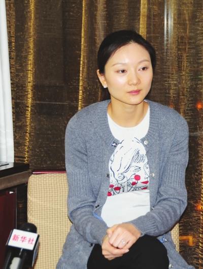 张艺谋,陈婷夫妇近日接受新华社"中国网事"记者专访,确认超生属实