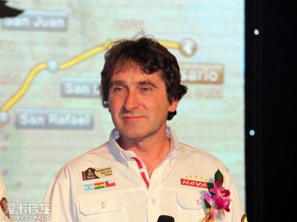 ����˹�ٰ����캽Ա����