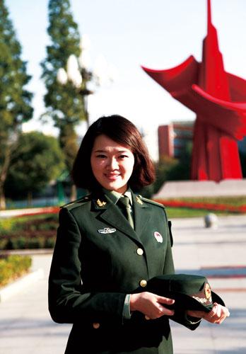 解放军武警四大魅力女兵靓照曝光组图2