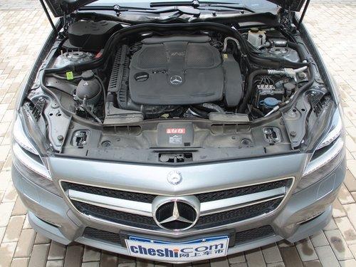 奔驰(进口) CLS350 3.5L 发动机局部特写