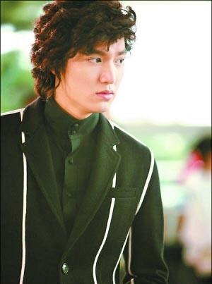 李敏镐花样男子城市猎人继承者们_李敏镐电视剧怎么那么少了_李敏镐央视春晚情非得已