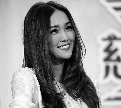 据香港媒体报道,近日有报道称直销公司入侵娱乐圈,林珊珊小女儿李怡