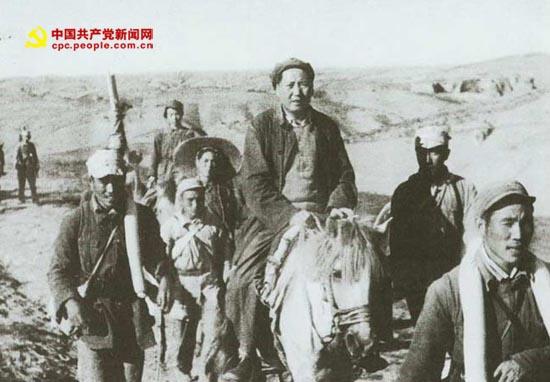 老一辈革命家罕见骑马照毛泽东转战陕北组图
