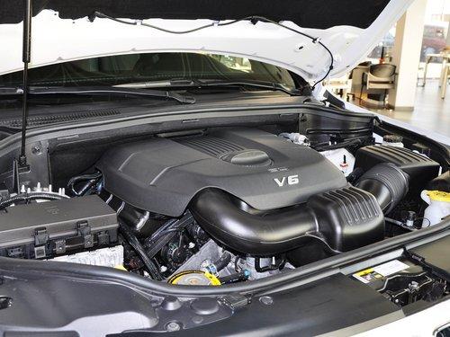 Jeep 3.0L 自动 发动机主体特写